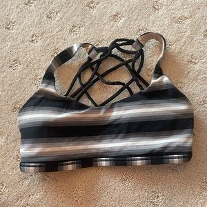 Lululemon Free to be sports bra size 4